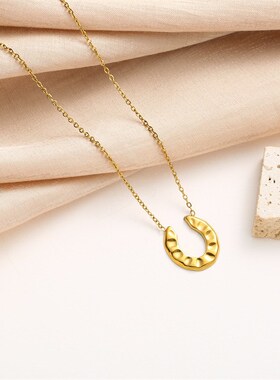 跨境时尚流行配饰不锈钢项链不掉色女小众L高级感轻奢钛钢项链吊