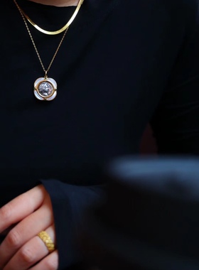 天然白贝母钱币S925银镶时尚复古气质时尚高级感个性耳钉项链套装