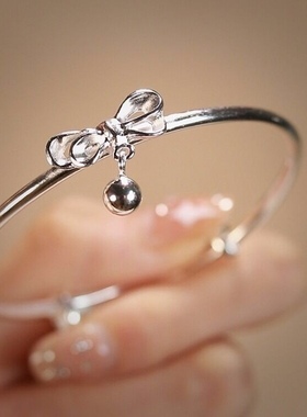 蝴蝶结铃铛手镯小清新在逃公主手环闺蜜手链ins小众设计生日礼物