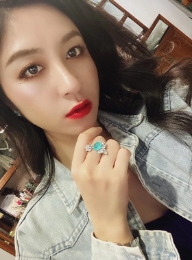 网红仿帕拉伊巴送女友闺蜜戒指