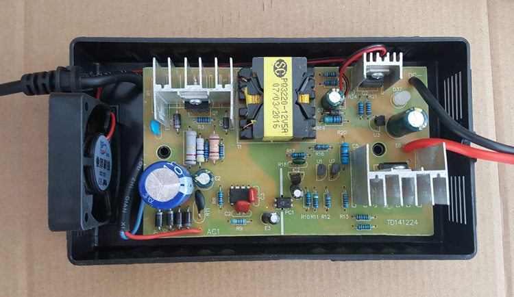 智能脉冲修复12V6A汽车电瓶蓄电池30a40a60A80A充电器反接保护 - 图1