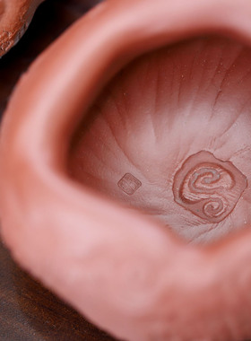 国内手工制作紫砂厚重茶宠摆件