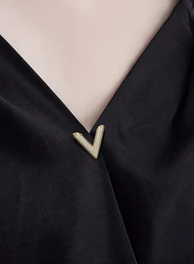 日韩V字胸针女精致字母胸花个性
