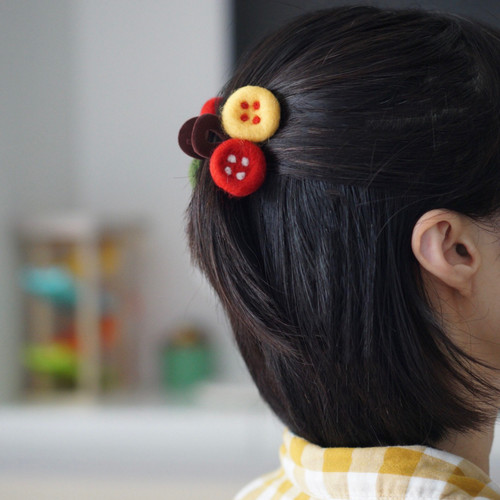 woou萌玩原创手工羊毛毡多巴胺纽扣中短发鲨鱼夹抓夹发饰发夹饰品 - 图0