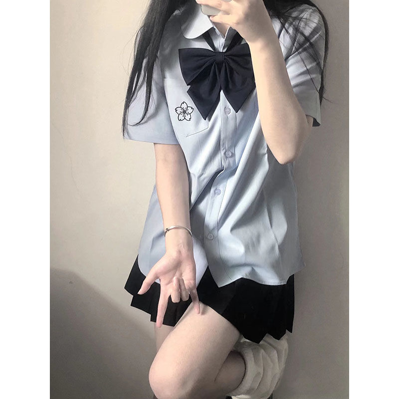 特大码女装微胖MM200斤遮肚JK衬衫女夏学生刺绣蓝色衬衣校服制服 - 图1