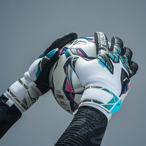 German Reusch high-end goalkeeper gloves