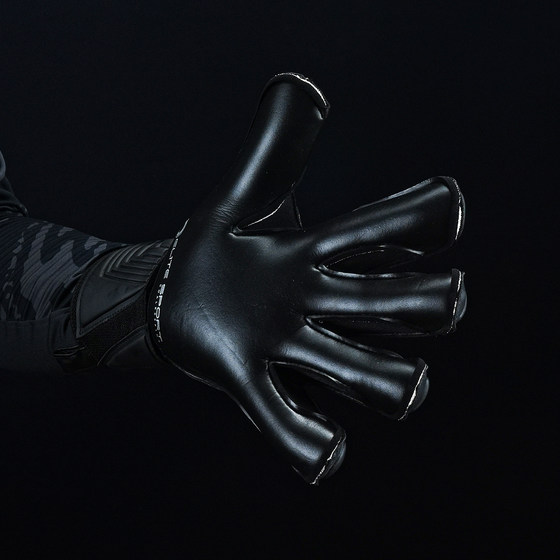 Halo goalkeeper gloves with finger protection