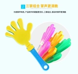 Хлоптете руки большими аплодисментами, легким, вручную ручную ладонь, стрельба по новой годоватой концертной атмосферной атмосферной поддержке.