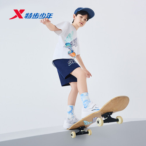 特步童装男童短袖T恤2026夏季新款儿童运动短T中大童滑板印花夏装 - 图1