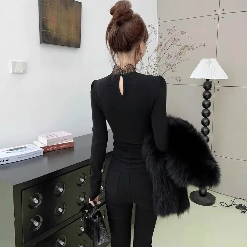 卡卡女装官方旗舰店正品韩版修身挂脖镂空蕾丝拼接上衣百搭打底衫 - 图3