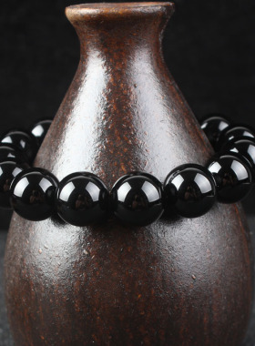 男女款10一16毫米 天然正品乌鸦血石