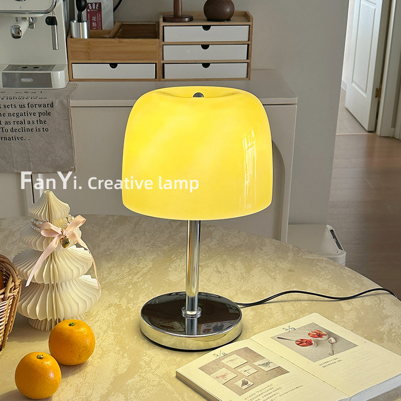 繁一 · 奶油玻璃台灯卧室轻奢床头灯客厅民宿装饰包豪斯氛围灯