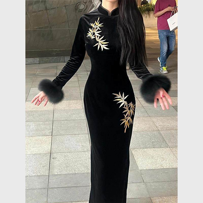 2025秋冬新款弹力定位花刺绣长袖黑色丝绒旗袍裙修身开叉尊为金竹,淘宝优惠券,粉丝福利购,淘宝优惠卷
