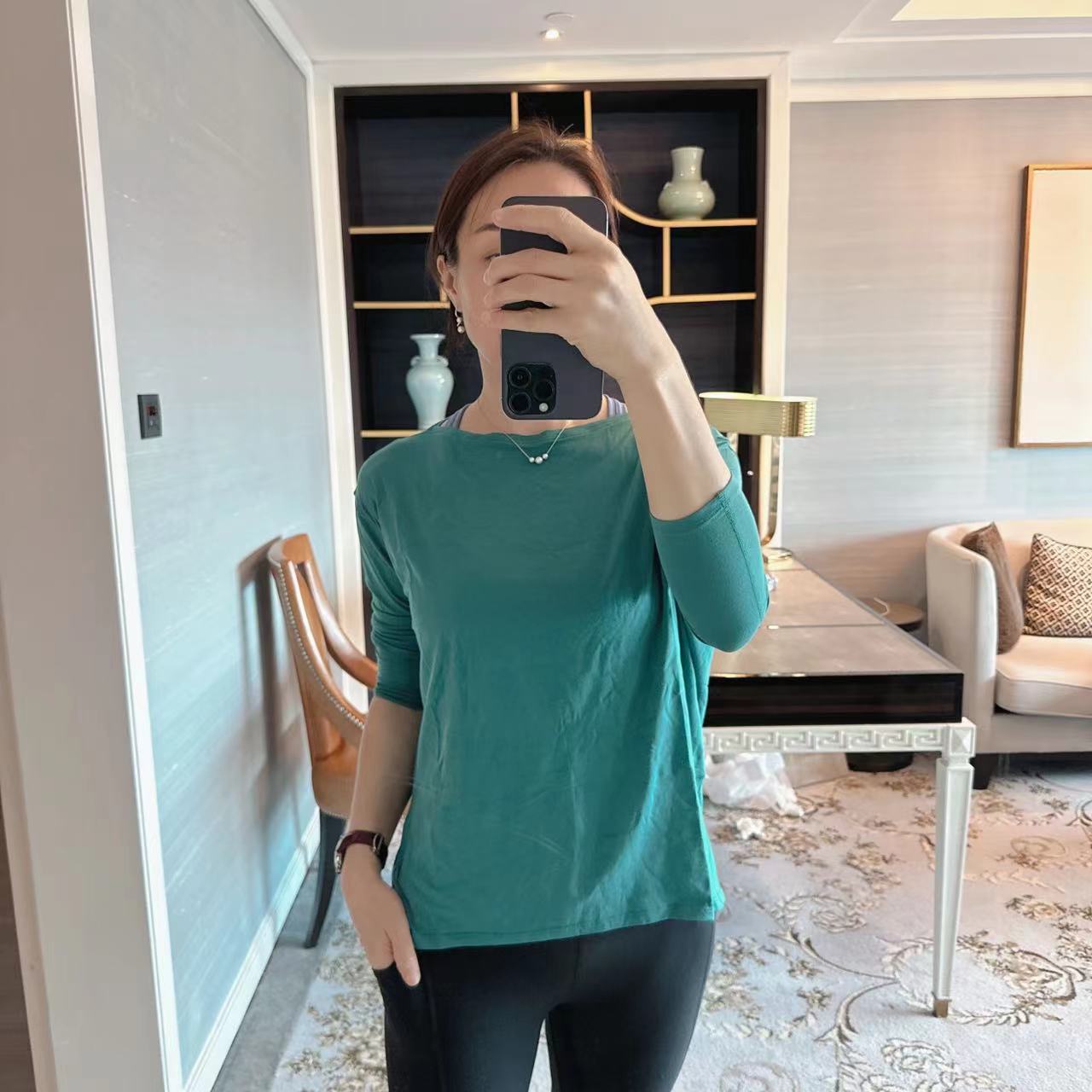 lululemon back in action long sleeve 女士休闲 运动长袖 宽松 - 图3