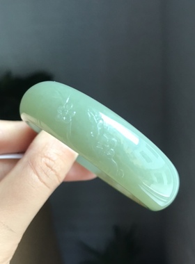 天然和田玉新疆若羌黄口料俏糖双色小圈口梅花手镯女玉镯子带证书