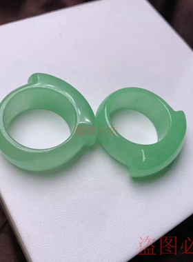 天然a货缅甸翡翠阳绿男女款仿古