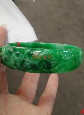 雕花祖母绿铁龙生如意翡翠干青