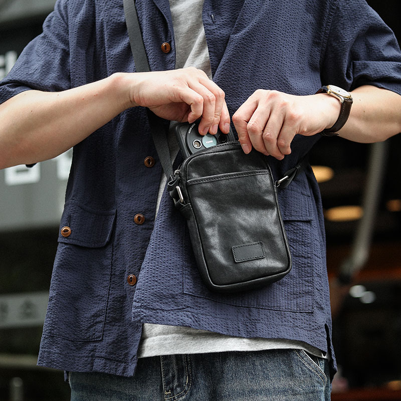 佐也原创男士迷你小包真皮随身手机包夏天休闲小背包单肩斜挎包潮 - 图2