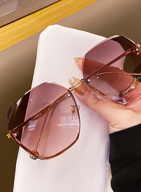 无边框切边太阳眼镜时尚女网红防紫外线防晒海边度假墨镜大框显瘦