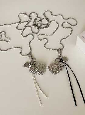 时尚休闲性包包爱心吊坠长款项链复古小众气质百搭潮流颈链锁骨链