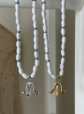 时尚白色木珠播种花苞吊坠项链个性百搭复古冷淡风in卫衣链女