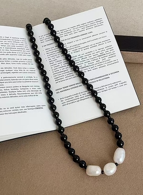 时尚高级感黑色珍珠串珠磁吸项链轻奢复古优雅简约百搭颈链锁骨链