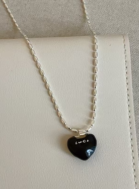 黑色滴油字母爱心吊坠项链女韩系简约百搭时尚潮流气质颈链毛衣链