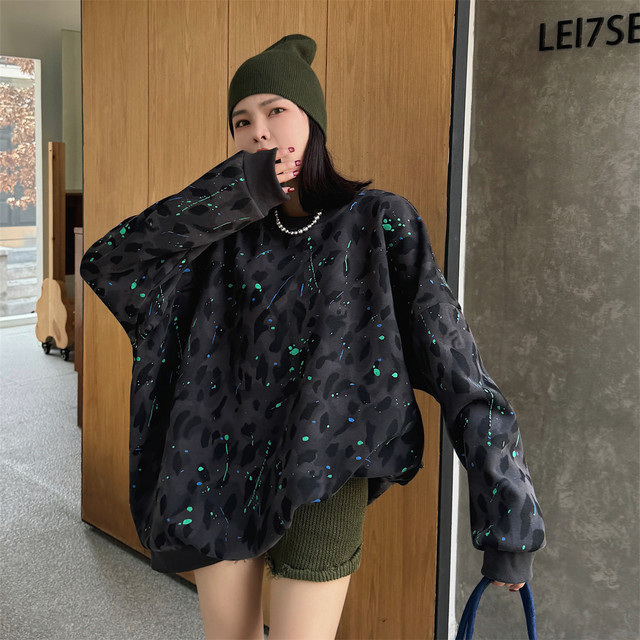 Leopard print plus size plus size autumn long-sleeved tops, fashionable and age-reducing, loose, slimming and fat mm, flesh-covering T-shirts and sweatshirts