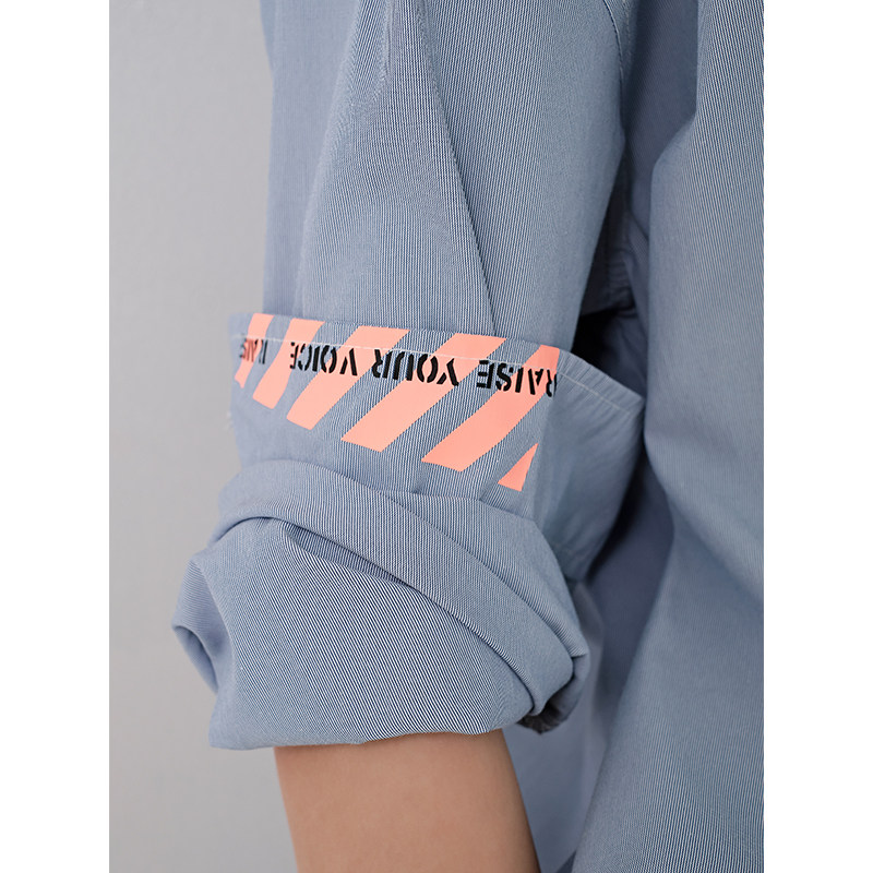 时髦精的衣橱流行线!蓝白拼接衬衫 iumi衬衫