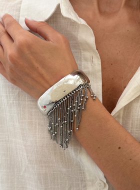 流苏珠子链椭圆弹簧式手镯女2026春夏新潮夸张时尚舞台表演配饰品