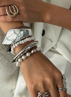 金属椭圆弧形手镯女 2025时尚小众设计潮流高级感舞台表演配饰品