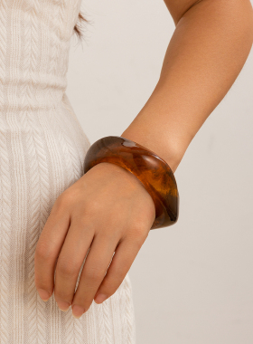 不规则亚克力手镯女 2025冬季新潮时尚大气模特舞台走秀搭配饰品