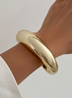 不规则光面C形手镯女 2025时尚小众设计潮流高级感服装拍照配饰品