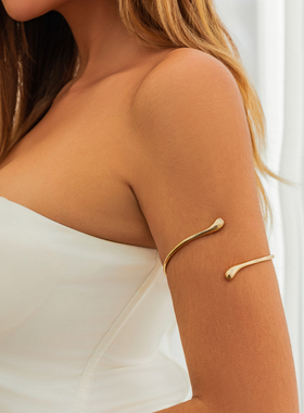 开口金属水滴臂镯女2025冬潮时尚个性小众设计网红写真拍照配饰品