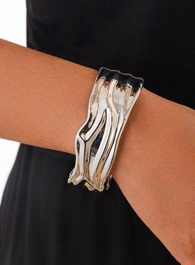 不规则波浪纹弹簧式手镯女2025冬季新潮时尚气质百搭服装拍照饰品