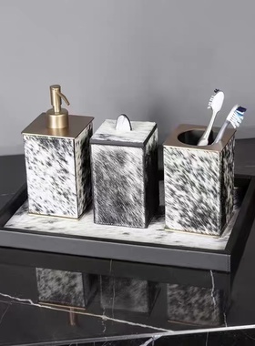 皮革+马毛现代轻奢卫生间软装饰品