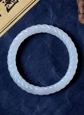 羊脂级雕花玉镯子女款手镯