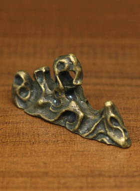 迷你款仿古铜器创意假山石书房镇纸笔搁笔托架子铜摆件微雕小茶宠