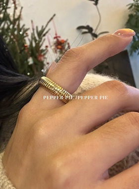 辣椒派新品不掉色银色螺纹素圈戒指女 ins冷淡风弹簧闭口纹理