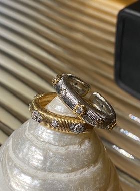 辣椒派新品 意式复古拉丝工艺细款双色浮雕手镯 镶嵌拉花开口镯