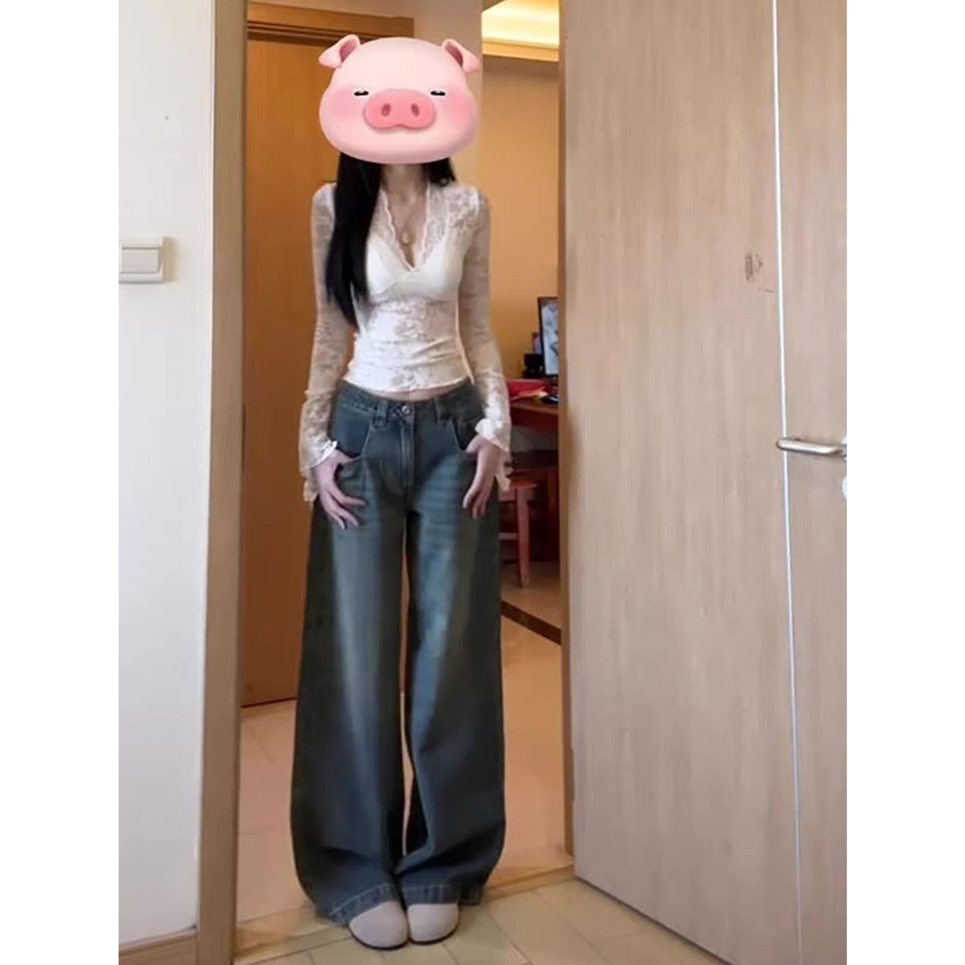 性感镂空蕾丝上衣女春秋小众甜辣v领长袖气质纯欲叠穿内搭打底衫 - 图1