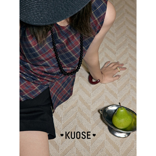 Тонкий тонкий жилет без рукавов в зеленую клетку на подтяжках