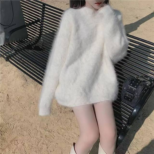 White V-neck loose sweater for women in autumn and winter wear soft glutinous mink hair mid-length plush lazy college style top