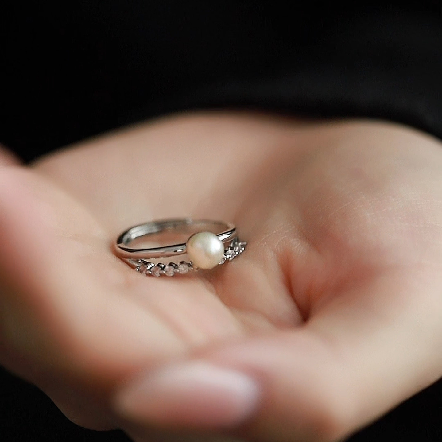 Natural freshwater round pearl ring for women, exquisite design, simple double layer adjustable ring