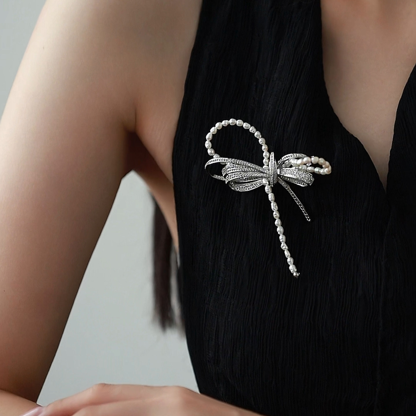 【香榭】天然淡水异形keshi珠胸针女款 法式小香风蝴蝶结珍珠胸饰,淘宝优惠券,粉丝福利购,淘宝优惠卷