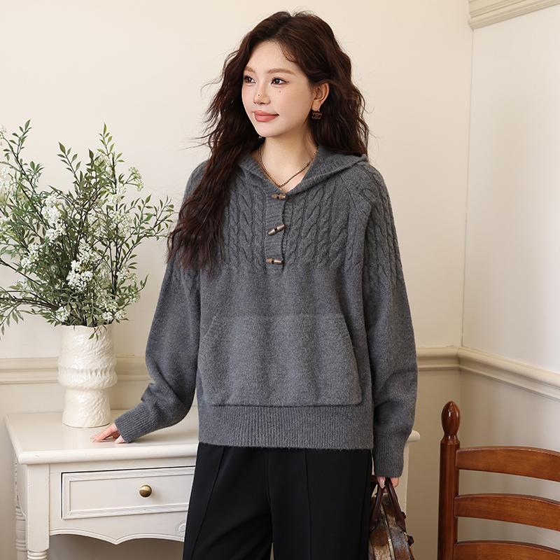 绮娑女装大码长袖套头连帽木扣麻花毛衣女冬季新款显瘦胖MM上衣女 - 图0
