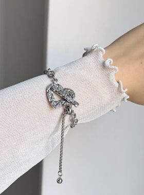 日韩系ins复古浮雕爱心ot扣抽拉调节手链小众甜酷y2k辣妹简约手饰