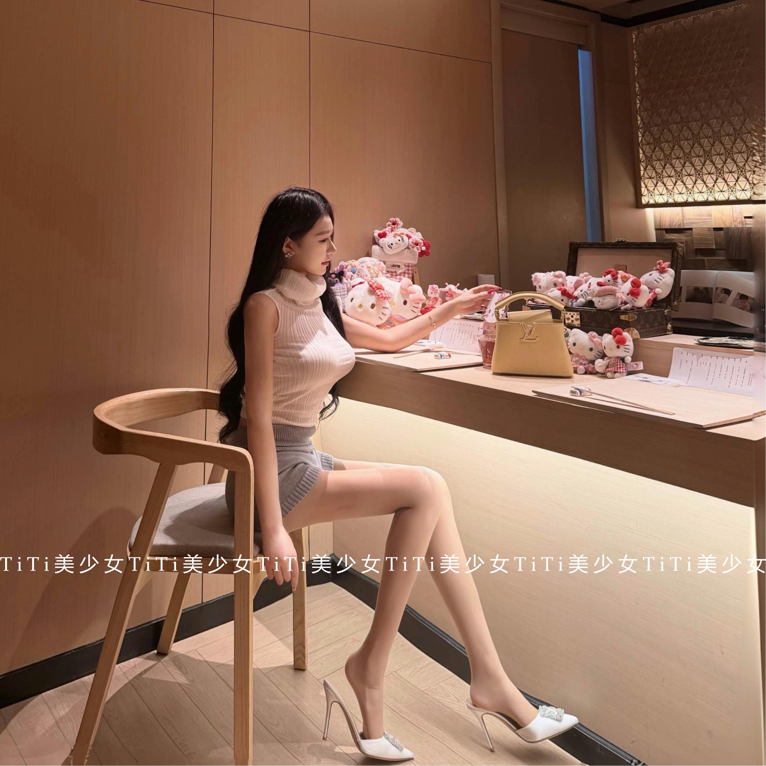 【TiTi美少女】性感新款百褶高领显胸大舒适针织背心女上衣打底衫,淘宝优惠券,粉丝福利购,淘宝优惠卷