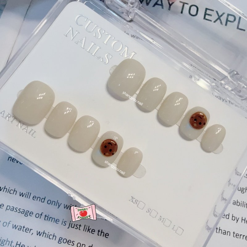 纯手工穿戴甲简约涂鸦成品甲片显白纯色美甲燕麦短款假指甲贴订制,淘宝优惠券,粉丝福利购,淘宝优惠卷