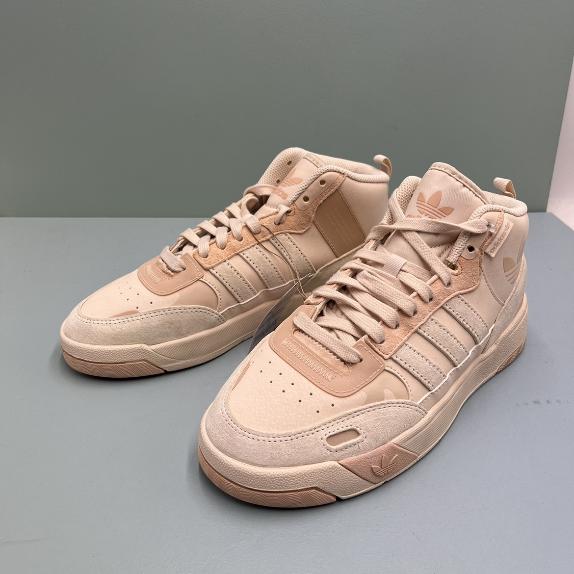 楠得体育 Adidas/阿迪达斯三叶草POST UP W 女子中帮板鞋 H00222 - 图2